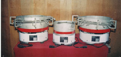 VIBRATORY BOWL FEEDER
